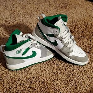 Nike-Air Jordan 1's